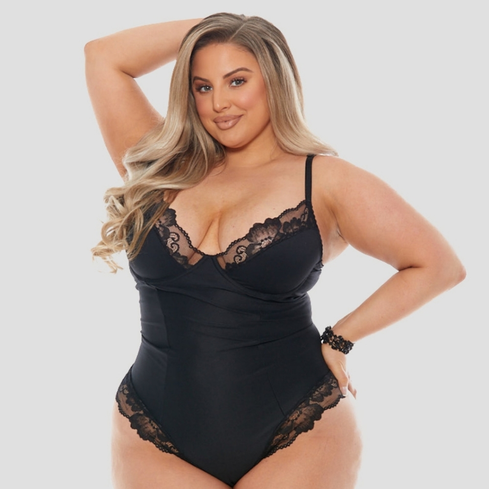 Sculpting Bodysuit with Lace